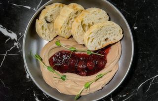 Паштет з курячої печінки з вишневим соусом (250г)