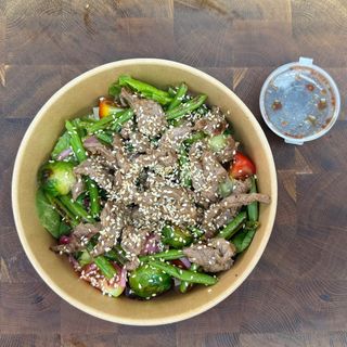 Салат з телятиною (340г)