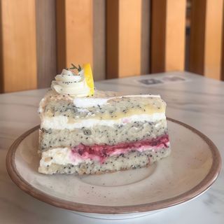 Торт Маковий з журавлиною та лимонним курдом