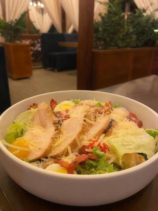 Салат Цезар з курячим філе су-від (250г)