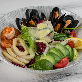 Теплий салат з морепродуктами (200 г.)