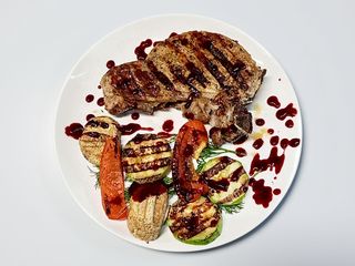 Стейк зі свинно і вирізки