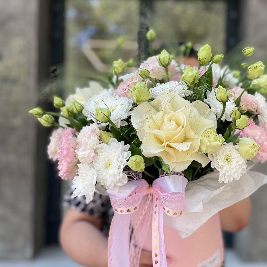 СУМОЧКИ ТА КОРЗИНОЧКИ З КВІТІВ