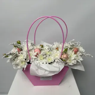 Композиція в сумці Хризантеми бомбастік