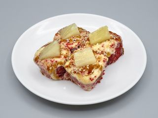 Запечений рол з куркою та ананасом 0.320г