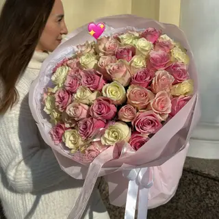 Моно букет (троянда Атена 51 шт рожева та біла)