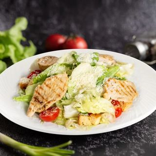 Салат Цезарь з куркою (300г)