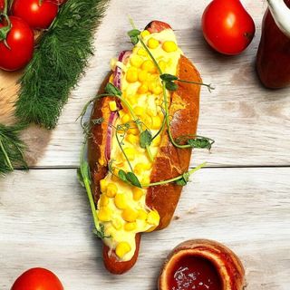 Hot Dog сирний з кукурузкою (260грам)