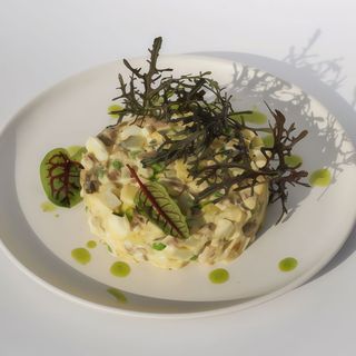 Олів'є з яловичим язиком