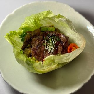 Теплий салат з телятиною