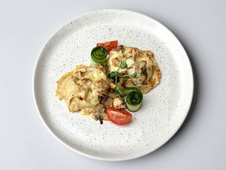 Млинці с курячем філе та печерицями (160г)