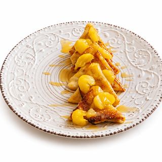 Млинці з яблуками та карамеллю