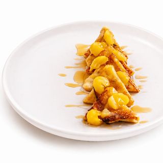 Млинці з яблуками та карамеллю