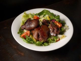 Теплий салат з курячою печінкою (280г)