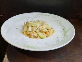 Паста з курчам та кабачками (360г)