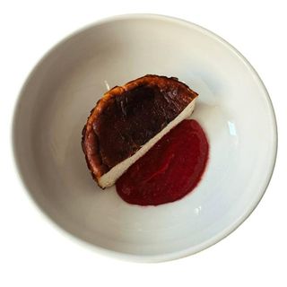 Десерт Баскський чизкейк, малиновий гель (135г)