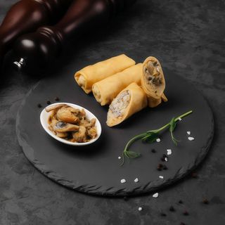 Млинці з куркою та грибами