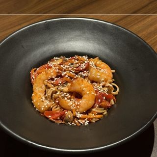 Вок Локшина з тигровими креветками