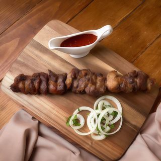 Шашлик зі свинини та соус сацебелі (250/30 г.)