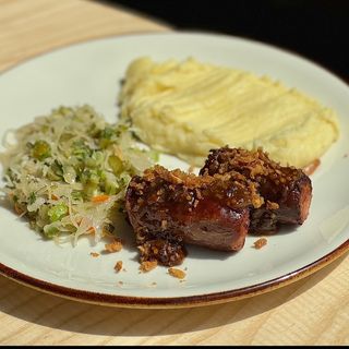 Смажена ковбаска з пюре (415г)