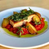 Лосось з перцем і картоплею