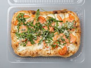 Римська піца з лососем (500г)