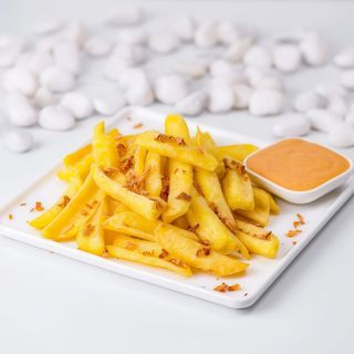 Картопляні діпи з сирним соусом (230г)