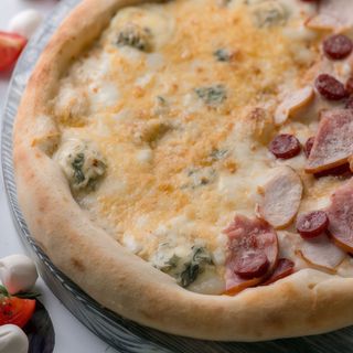 Мікс 4 м'яса та 4 сира (30см/520г)