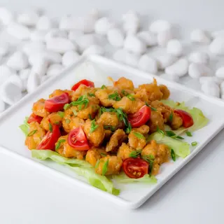 Теплий салат з куркою у фритюрі (300г)