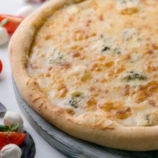 Піца 4 сира (30см/450г)