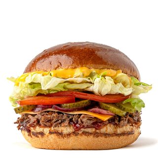 Бургер з рваною яловичиною