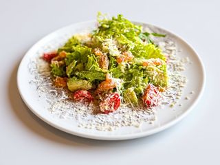 Салат з лососем і авокадо (220г)