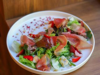 Салат з сиром Дор Блю та прошутто  (200г)