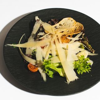 Салат Цезар (200г)
