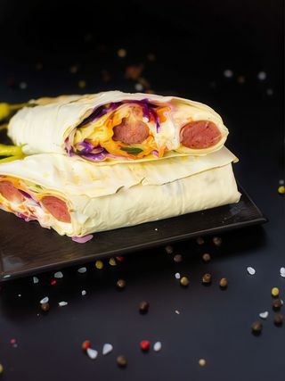 Хот-дог В лаваші з молочною XL (350г)