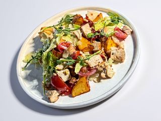 Салат з куркою та картоплею (300г)