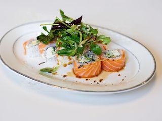 Рол Філадельфія з лососем (300г)