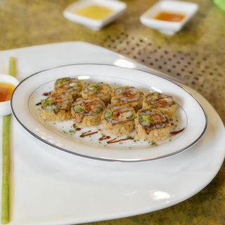 Гарячий Рол з копченим лососем та вугрем (300г)