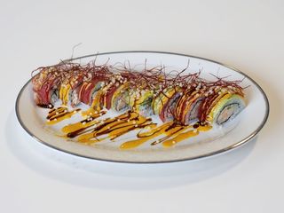 Рол з тунцем та лангустином (310г)