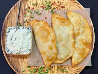 Чебуреки зі свининою (280г/50г)