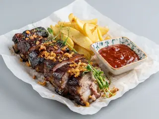 Свинні ребра BBQ (за 100г)
