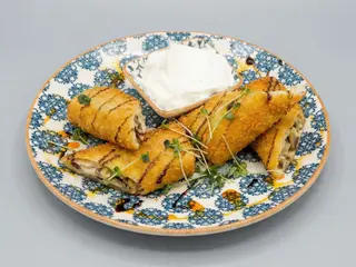 Млинці фрі з куркою та грибами