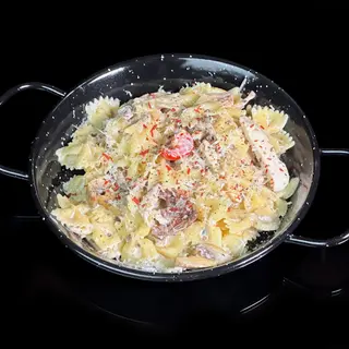 Паста з куркою та грибами (300г)