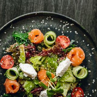 Салат з лососем