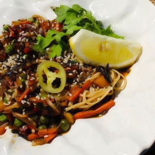 Локшина з овочами