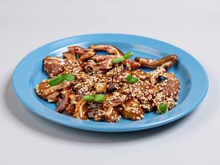 Свинні вуха в соусі теріякі