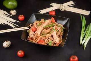 Локшина з куркою (400г)