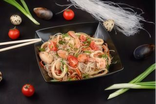 Локшина з морепродуктами (400г)
