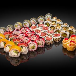 Сет Бенто бокс 1,4 кг+рол у подарунок