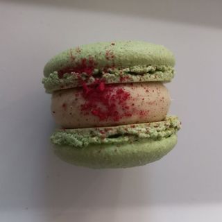 Макарон фісташка-малина, 45г